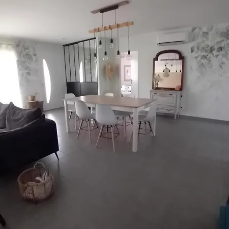 Maison Avec Piscine Privee, 4 Ch, 8 Pers, Sud *
