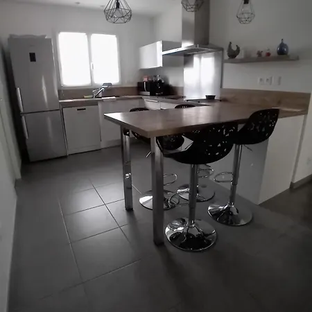 Nyaraló Maison Avec Piscine Privee, 4 Ch, 8 Pers, Sud Salindres