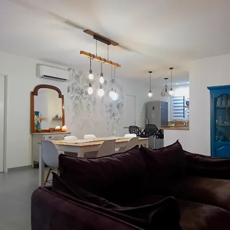 Maison Avec Piscine Privee, 4 Ch, 8 Pers, Sud Salindres