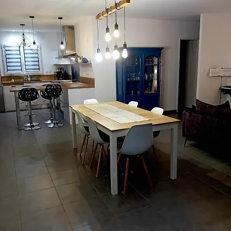 Prázdninový dům Maison Avec Piscine Privee, 4 Ch, 8 Pers, Sud Salindres