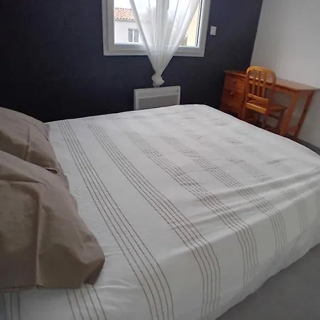 Prázdninový dům Maison Avec Piscine Privee, 4 Ch, 8 Pers, Sud