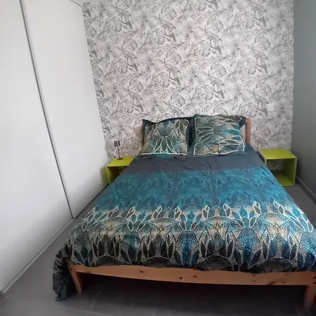Prázdninový dům Maison Avec Piscine Privee, 4 Ch, 8 Pers, Sud