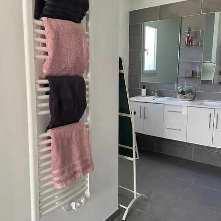 Maison Avec Piscine Privee, 4 Ch, 8 Pers, Sud Salindres