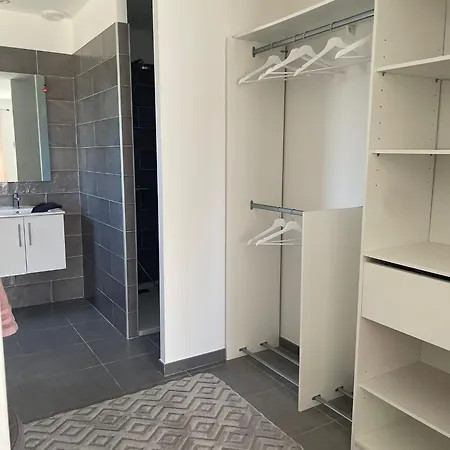 Prázdninový dům Maison Avec Piscine Privee, 4 Ch, 8 Pers, Sud *