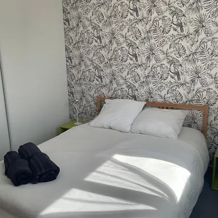 Prázdninový dům Maison Avec Piscine Privee, 4 Ch, 8 Pers, Sud Salindres