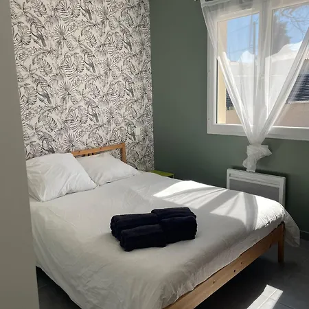 Prázdninový dům Maison Avec Piscine Privee, 4 Ch, 8 Pers, Sud Salindres